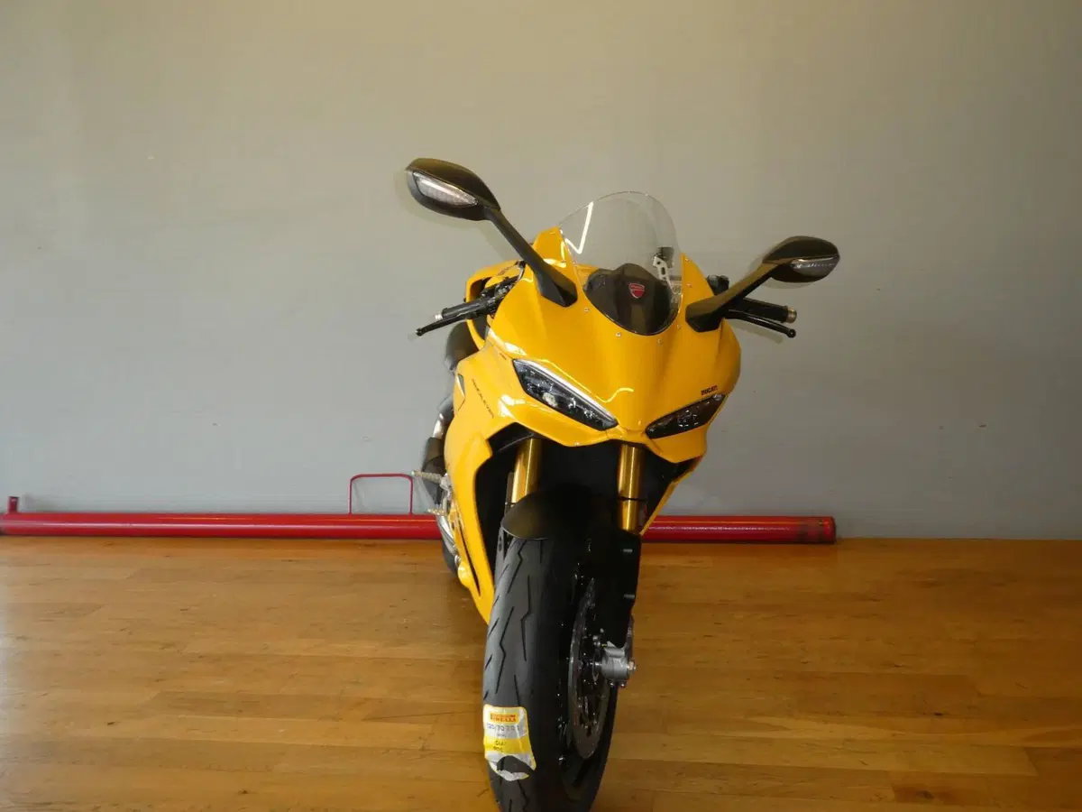 Ducati Panigale V2 S (2025 - 26) (2)