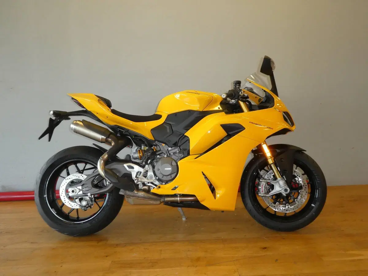 Ducati Panigale V2 S (2025 - 26) (4)