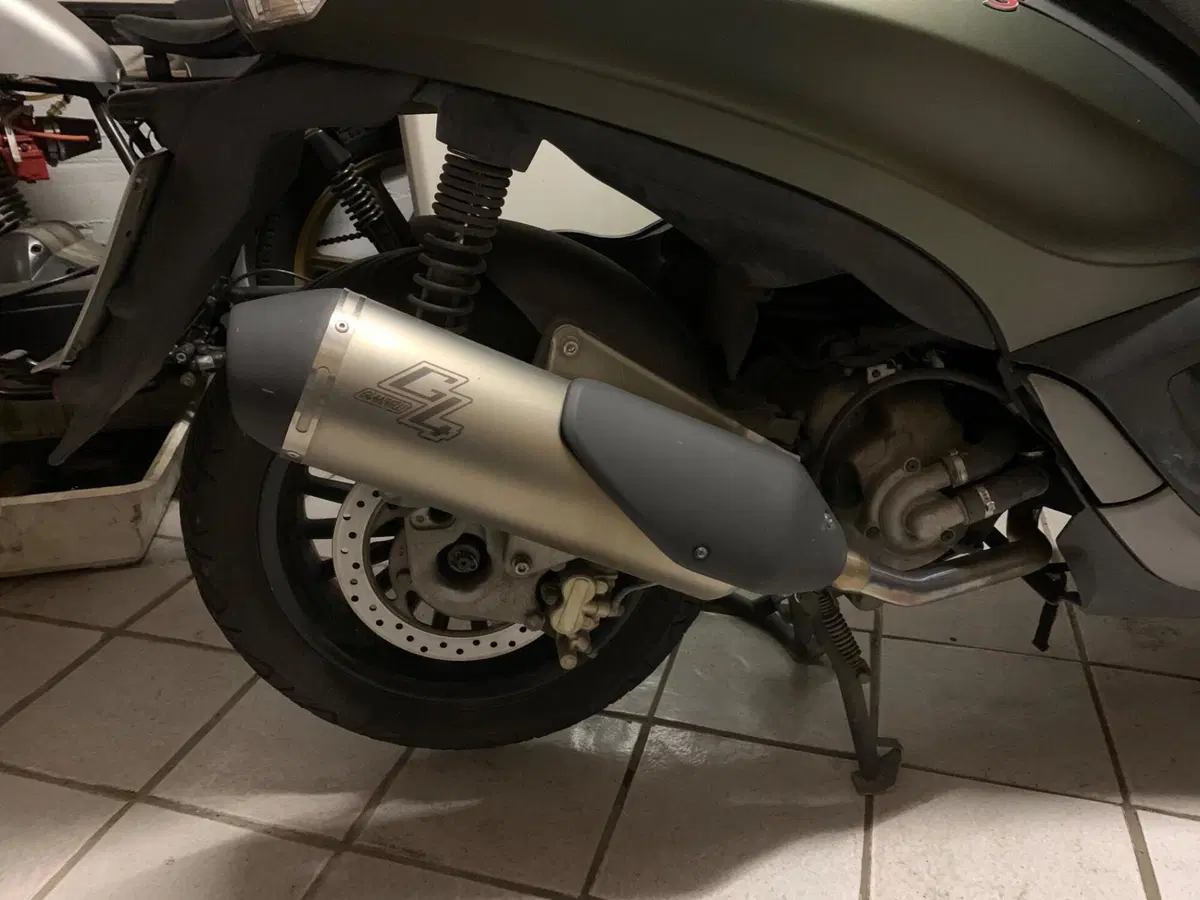 Piaggio Beverly 300 S i.e. ABS-ASR (2016 - 20) (3)