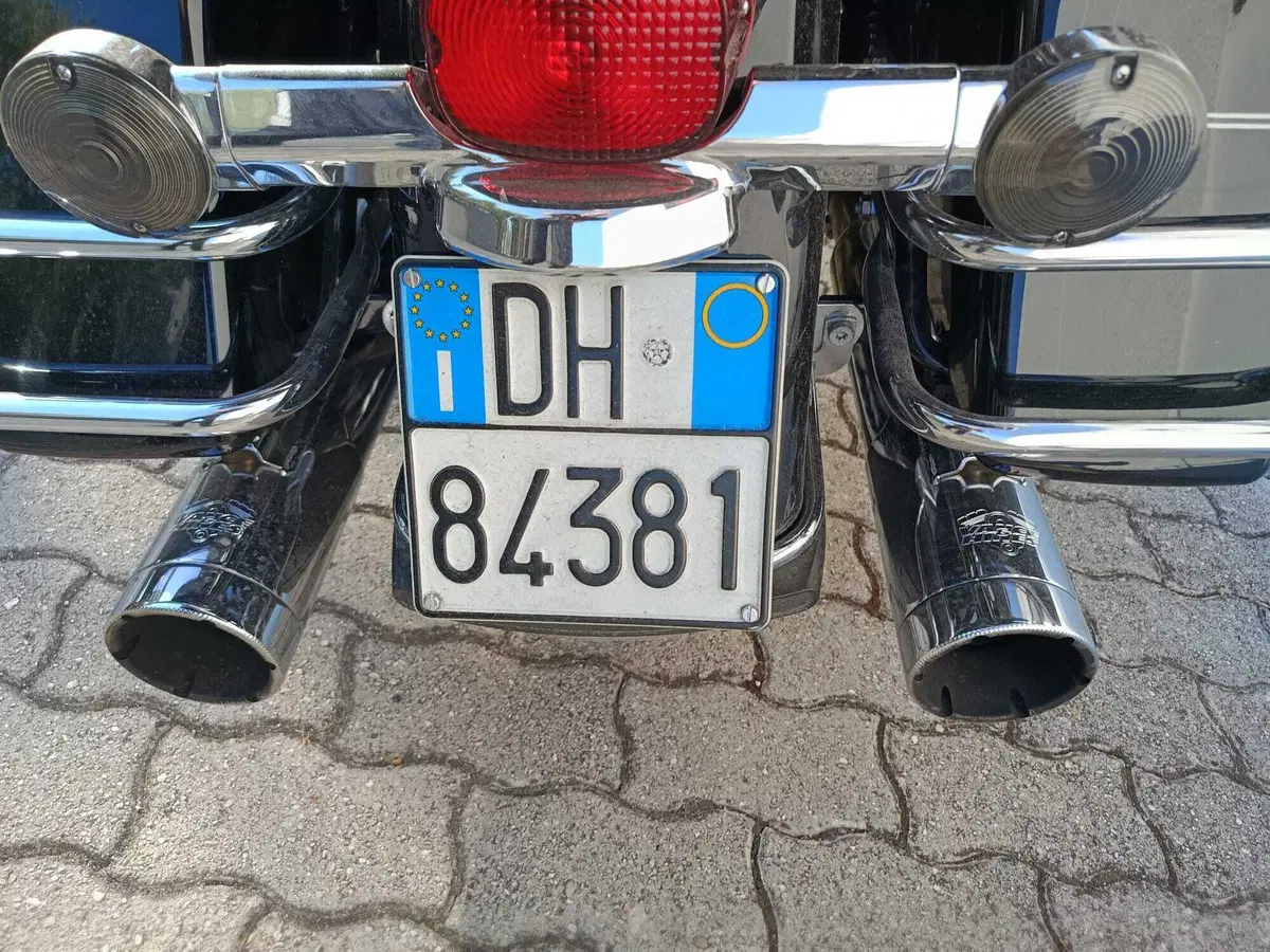 Harley-Davidson 1690 Electra Glide Ultra Classic (2014 - 16) - FLHTCU (4)