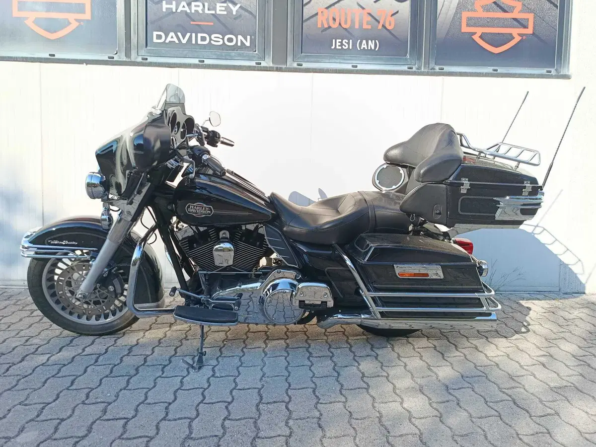 Harley-Davidson 1690 Electra Glide Ultra Classic (2014 - 16) - FLHTCU (8)
