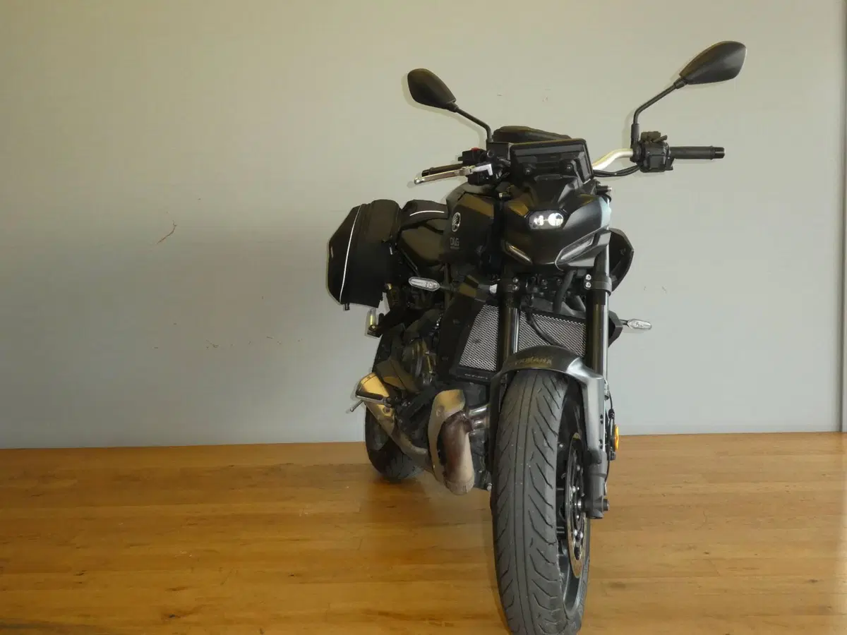 Yamaha MT-07 Y-AMT (2025 - 26) (2)