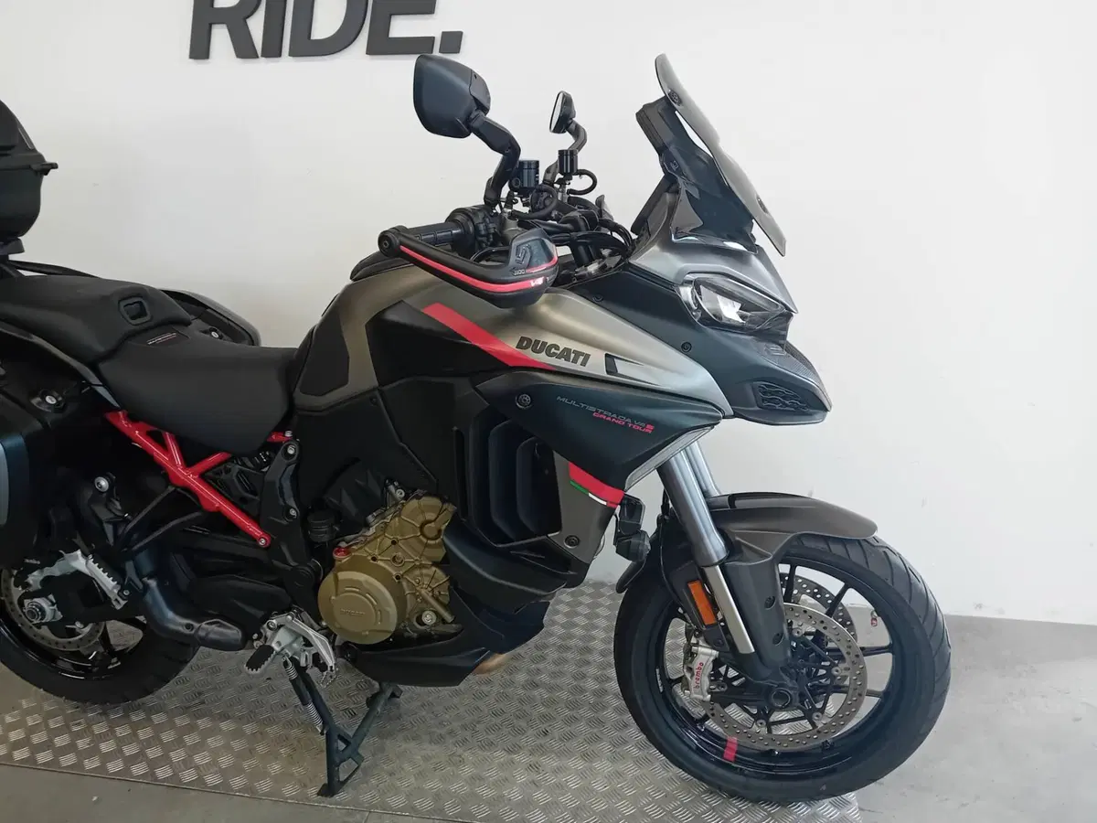 Ducati Multistrada V4 S Grand Tour (2024) (8)