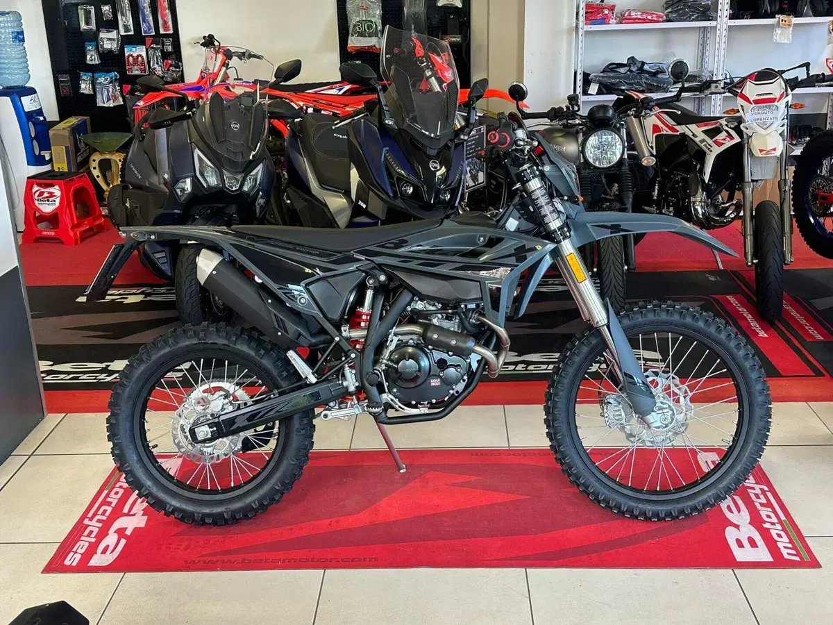 Betamotor RR 125 4T Enduro T - X Special Edition (2025 - 26) (2)