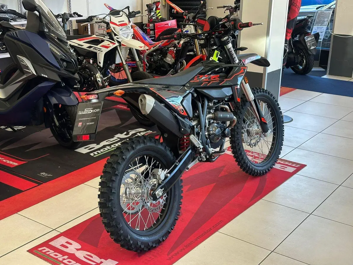 Betamotor RR 125 4T Enduro T (2025 - 26) (3)