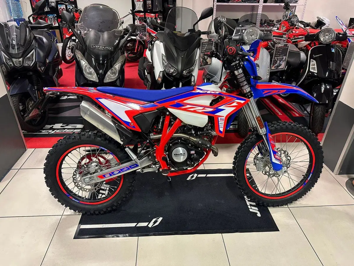 Betamotor RR 125 4T Enduro R (2024 - 26) (2)