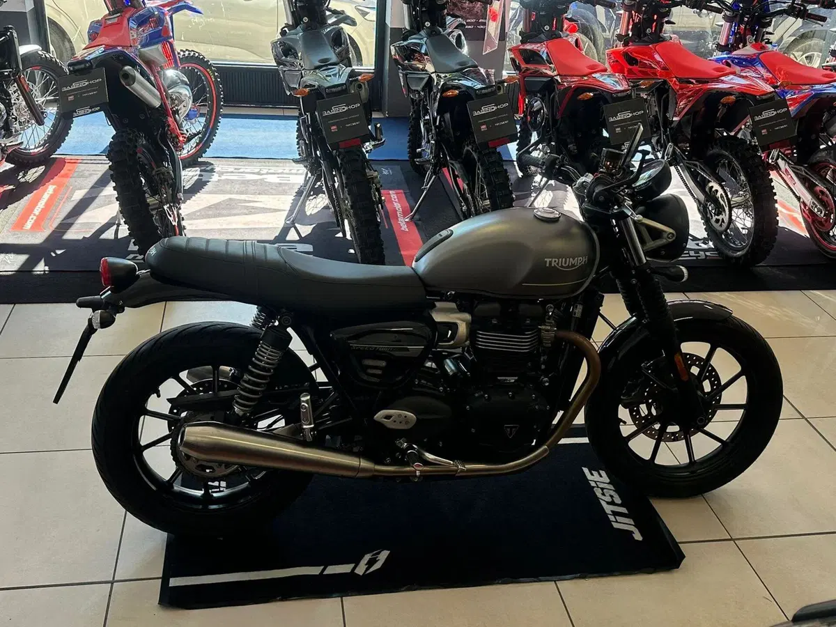 Triumph Speed Twin 900 (2023 - 24) (4)