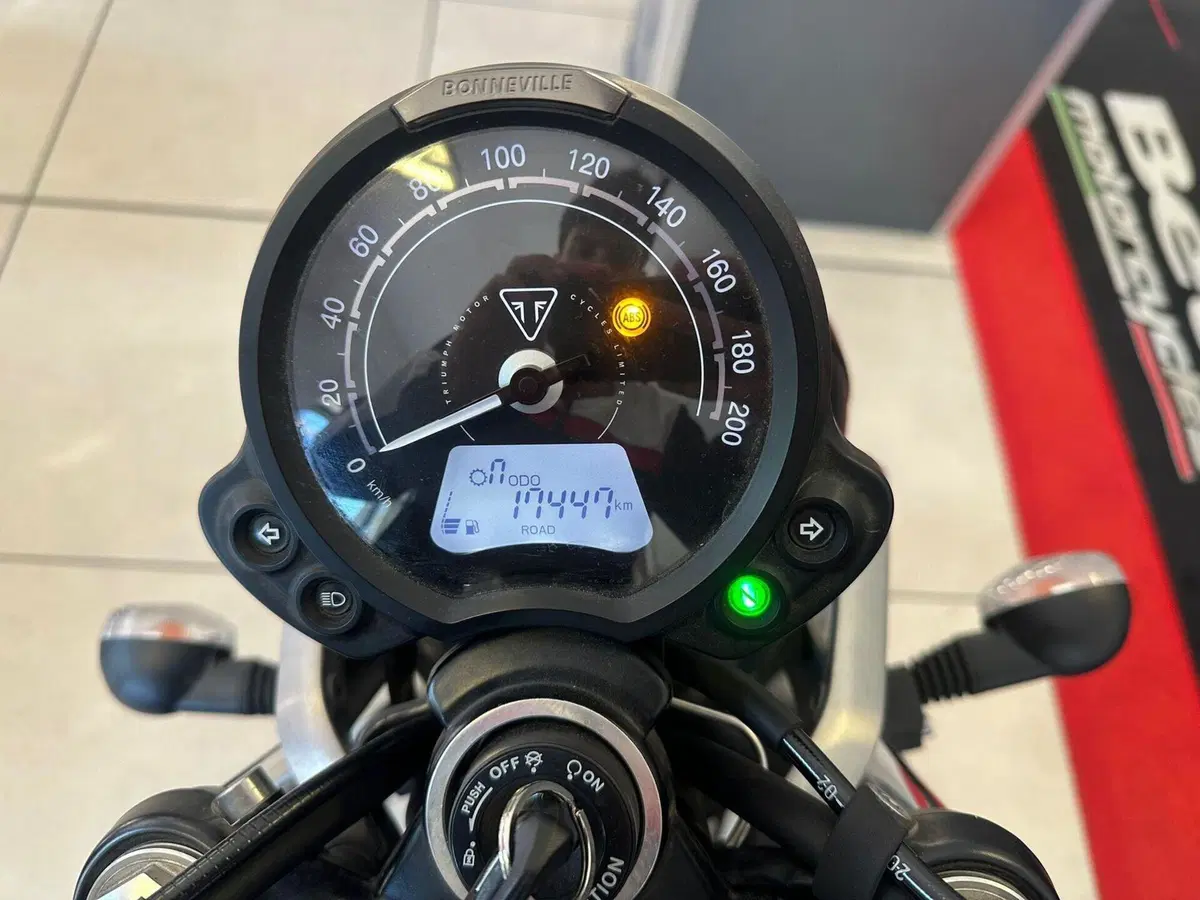 Triumph Speed Twin 900 (2023 - 24) (10)
