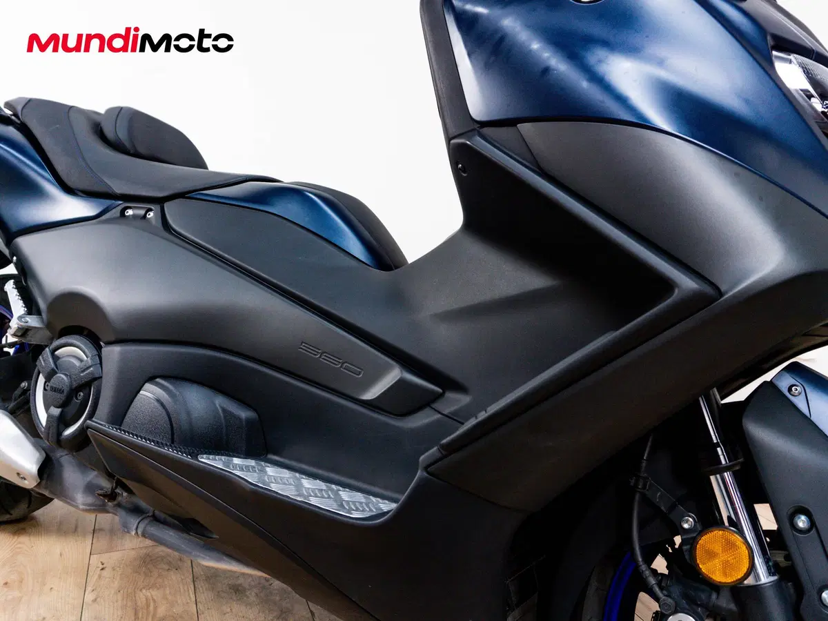 Yamaha T-Max 560 Tech Max (2020) (4)