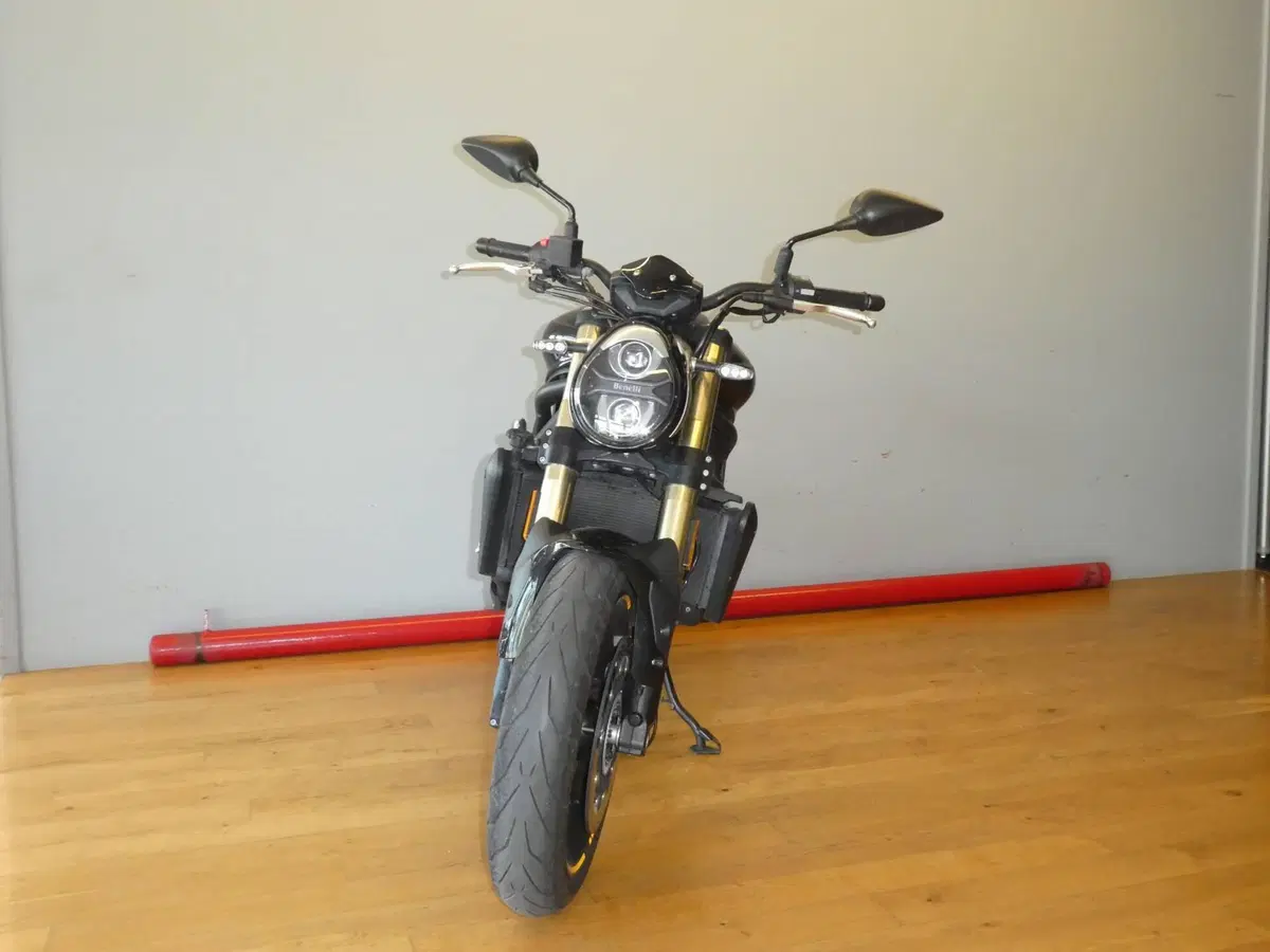 Benelli 752 S (2022 - 25) (3)