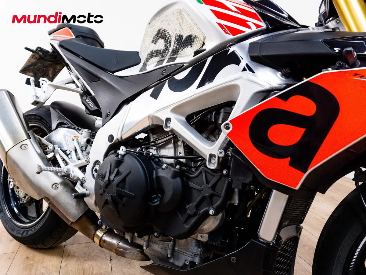 Aprilia Tuono V4 RR (2015 - 17) (5)