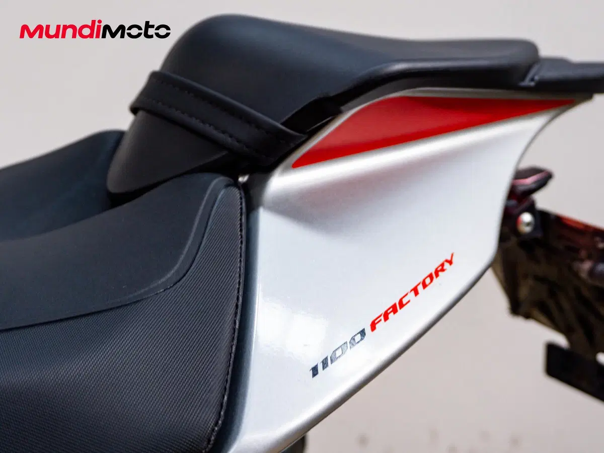 Aprilia Tuono V4 RR (2015 - 17) (14)