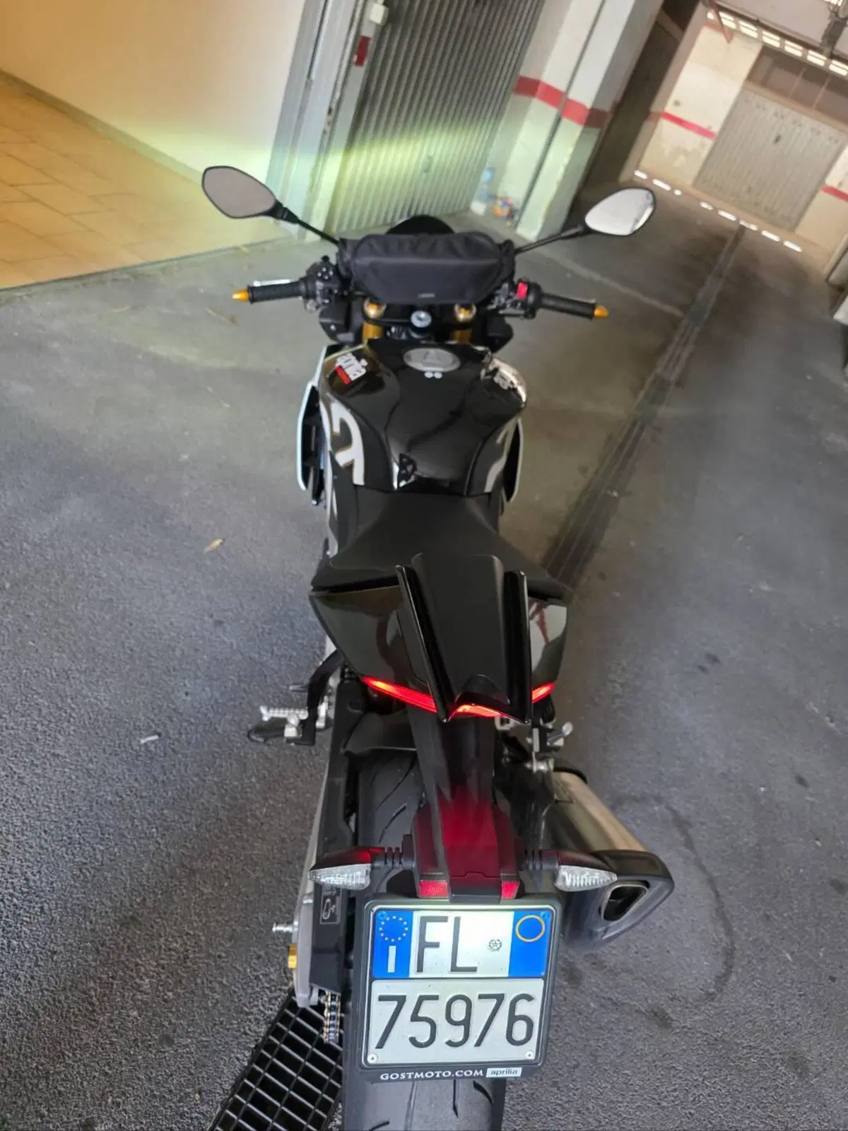 Aprilia Tuono V4 Factory (2021 - 24) (6)