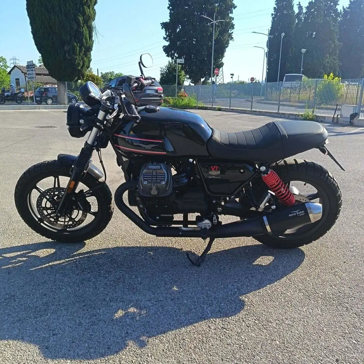 Moto Guzzi V7 Stone Special Edition (2022 - 25) (6)