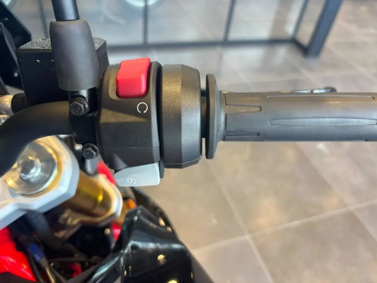 Bmw G 310 R (2021 - 25) (8)