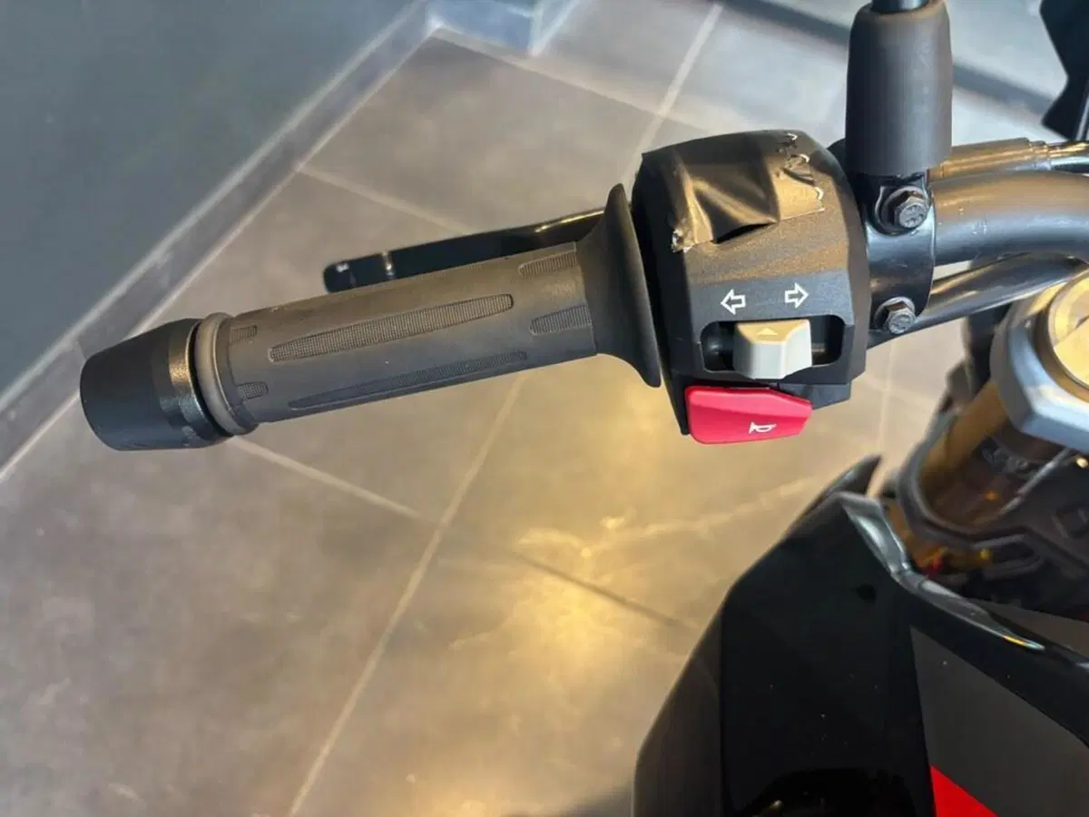 Bmw G 310 R (2021 - 25) (6)