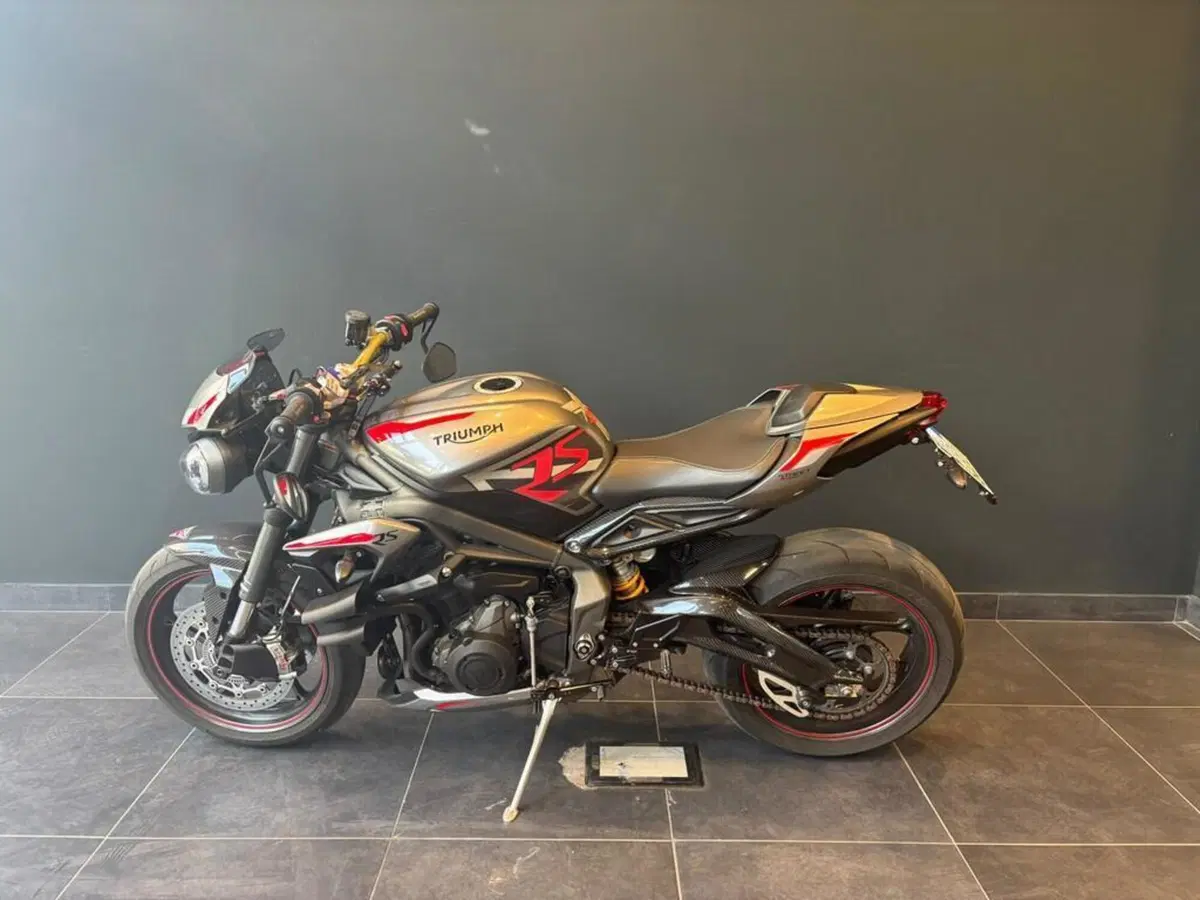 Triumph Street Triple RS (2020 - 22) (4)
