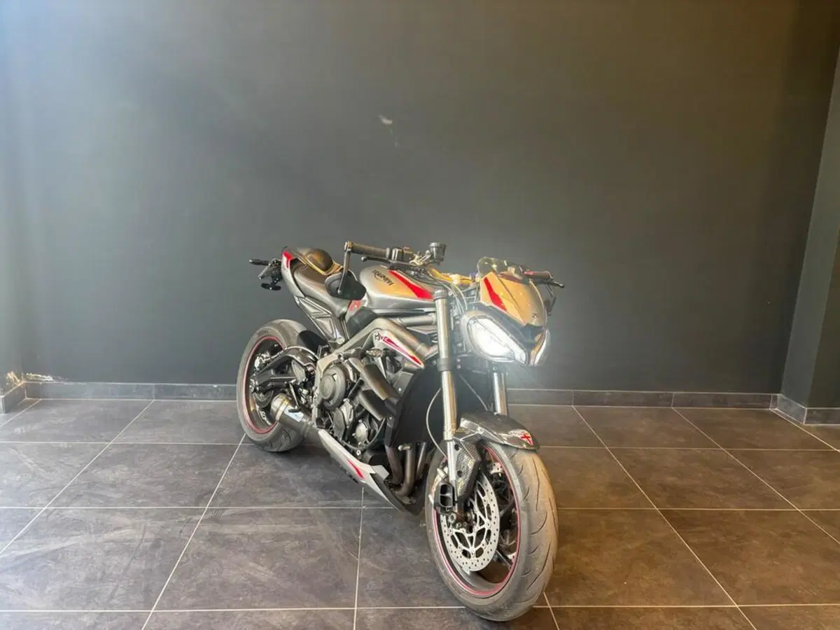 Triumph Street Triple RS (2020 - 22) (3)