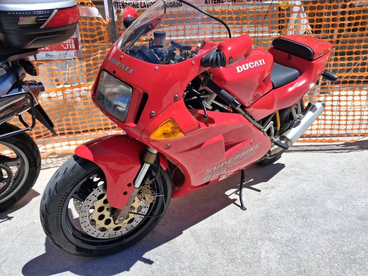 Ducati 888 S (3)