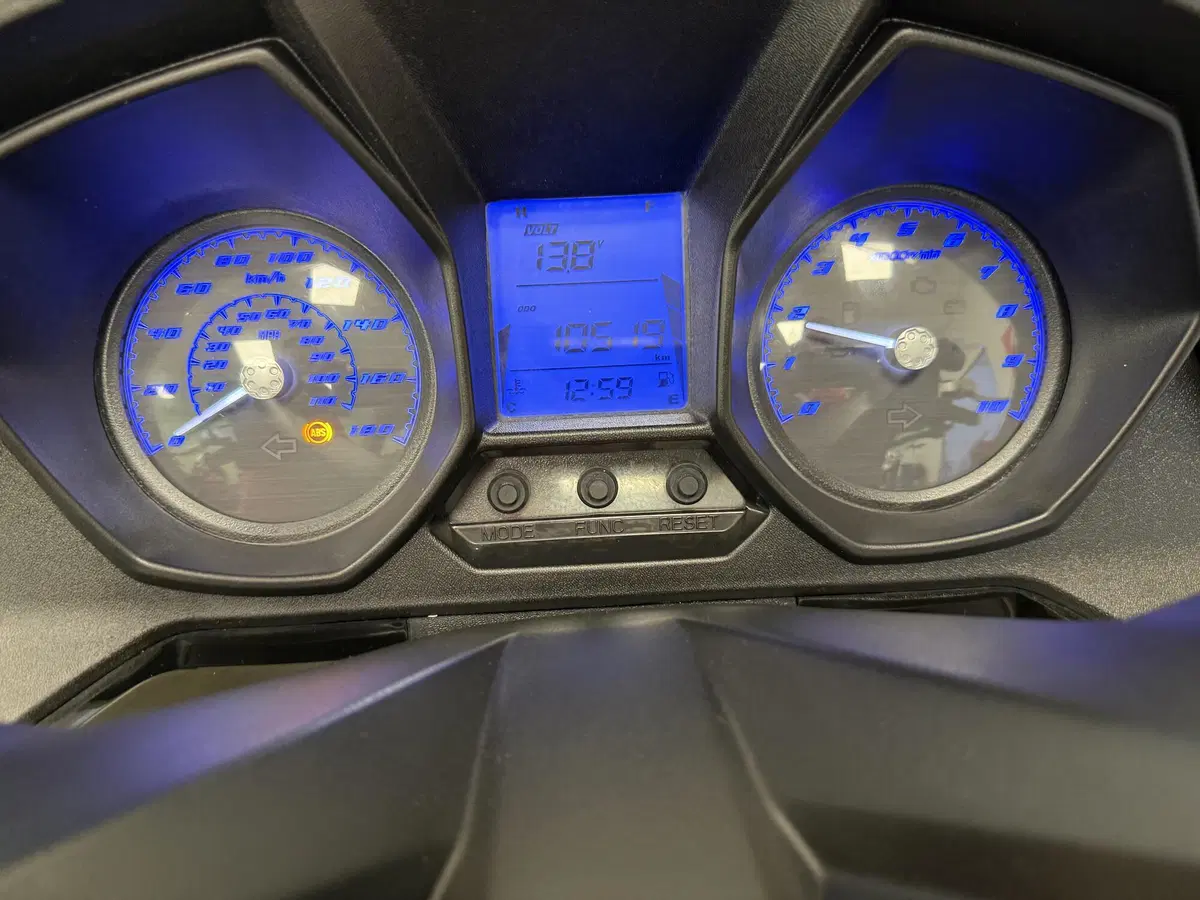 Kymco Downtown 350i ABS (2015 - 17) (7)