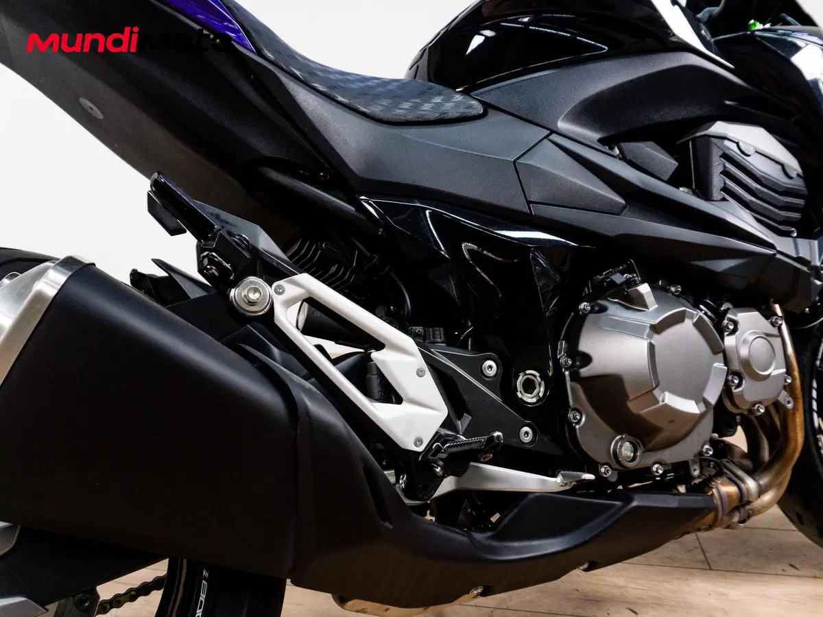 Kawasaki Z 800 (2012 - 13) (4)