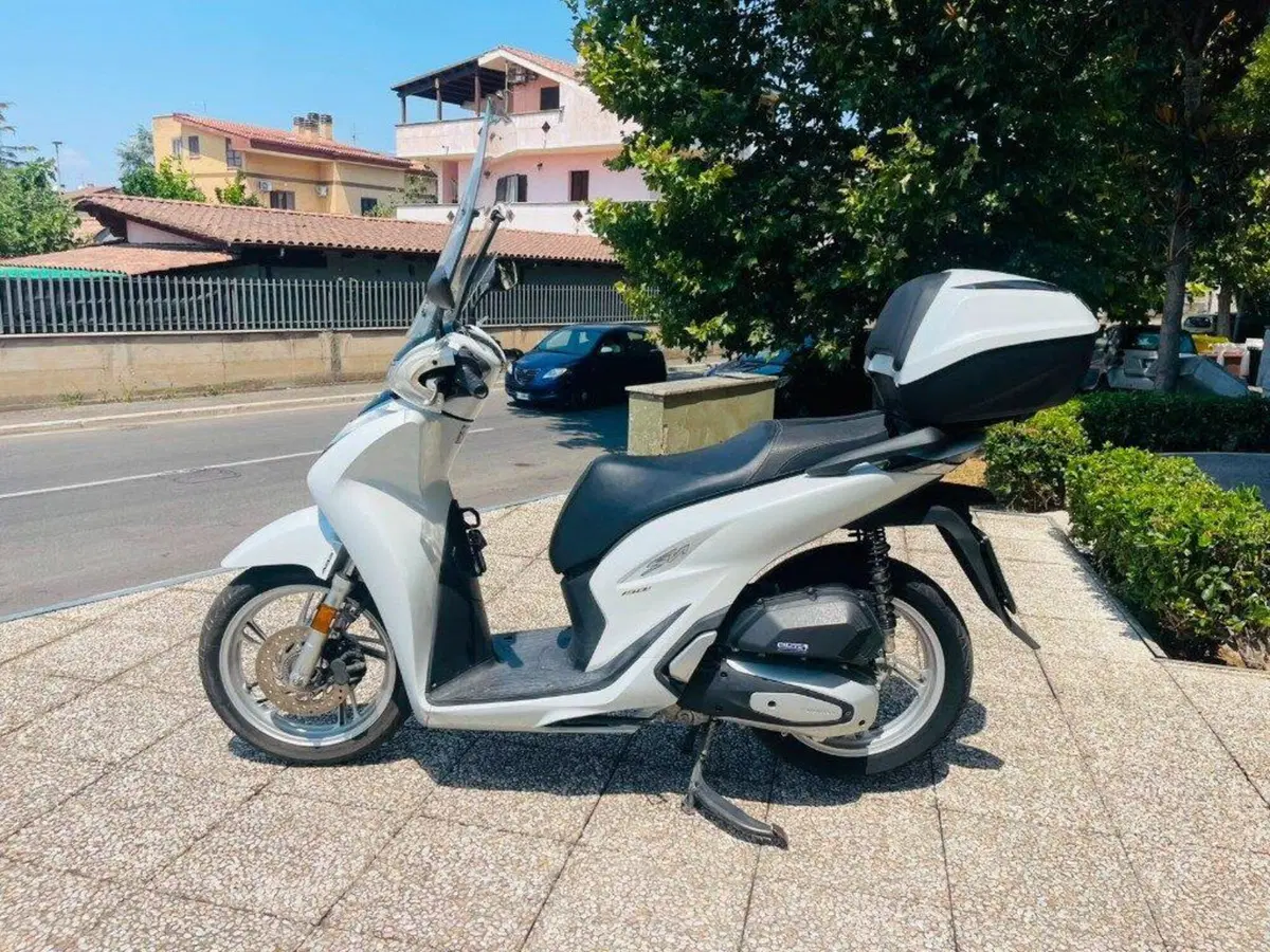 Honda SH 150i (2020 - 23) (2)