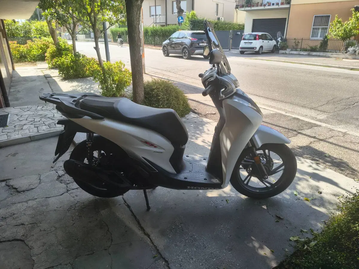 Honda SH 150i Sport (2024 - 25) (3)