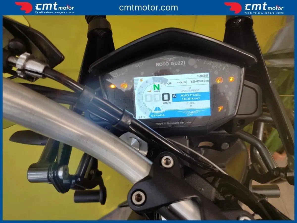 Moto Guzzi V85 TT (2021 - 23) (5)