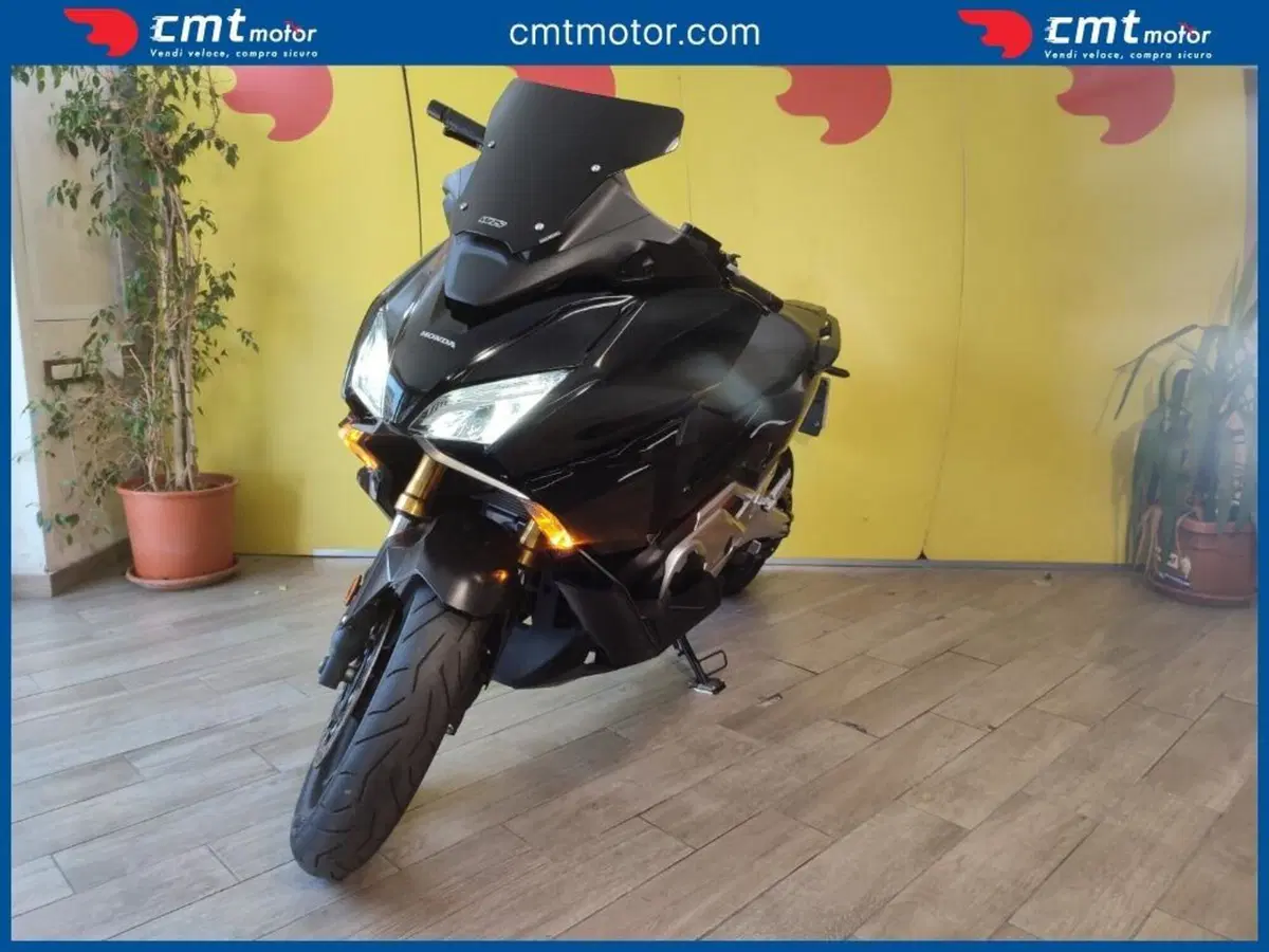 Honda Forza 750 DCT Urban (2021 - 24) (2)