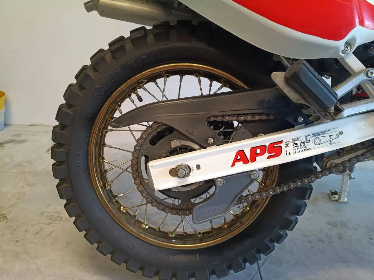 Aprilia Tuareg Wind 125 (4)