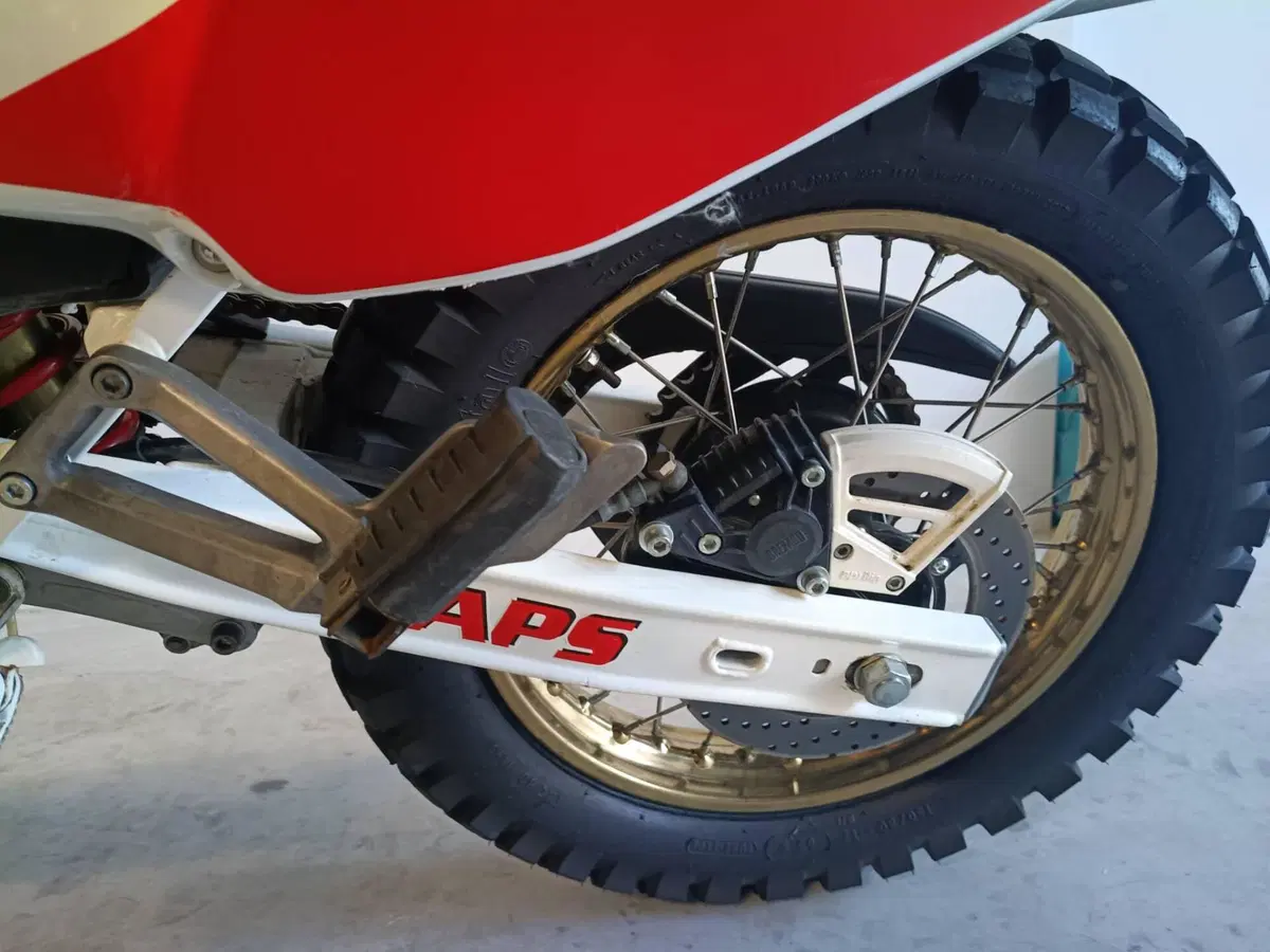 Aprilia Tuareg Wind 125 (5)