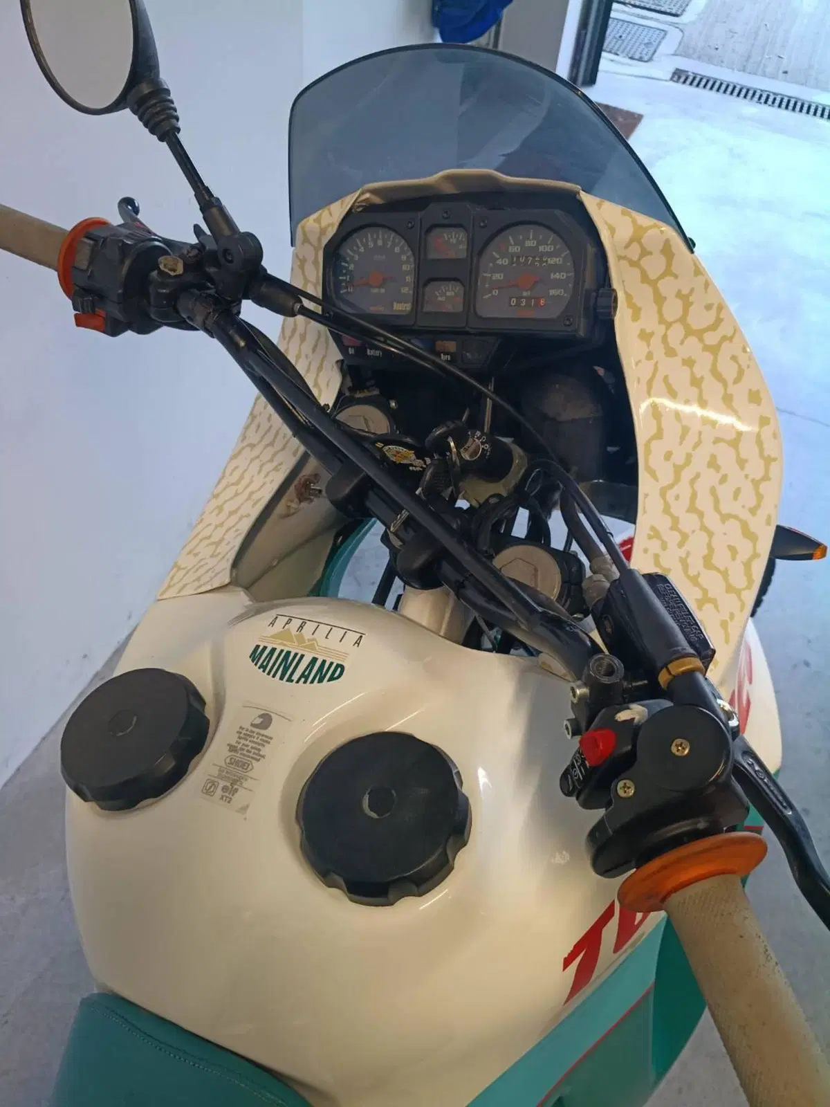 Aprilia Tuareg Wind 125 (8)