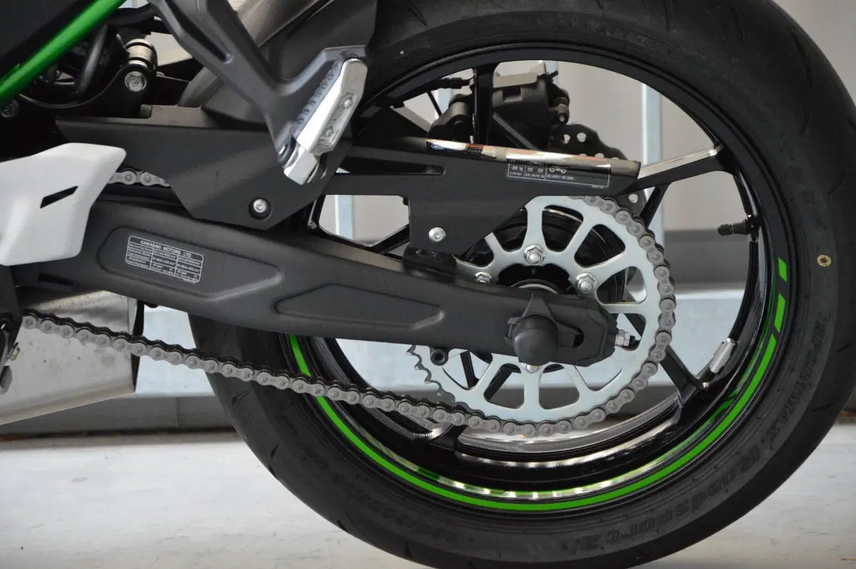 Kawasaki Z 650 (2021 - 24) (14)