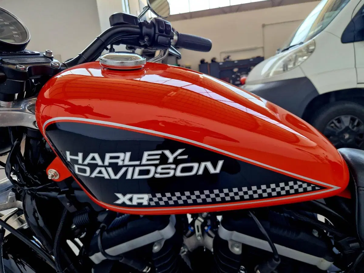 Harley-Davidson 883 R (2008 - 16) - XL 883R (8)