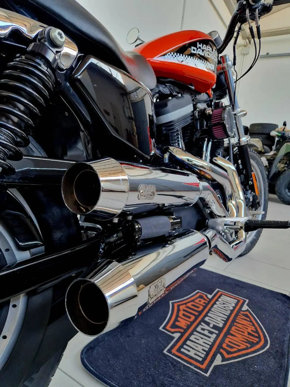 Harley-Davidson 883 R (2008 - 16) - XL 883R (16)