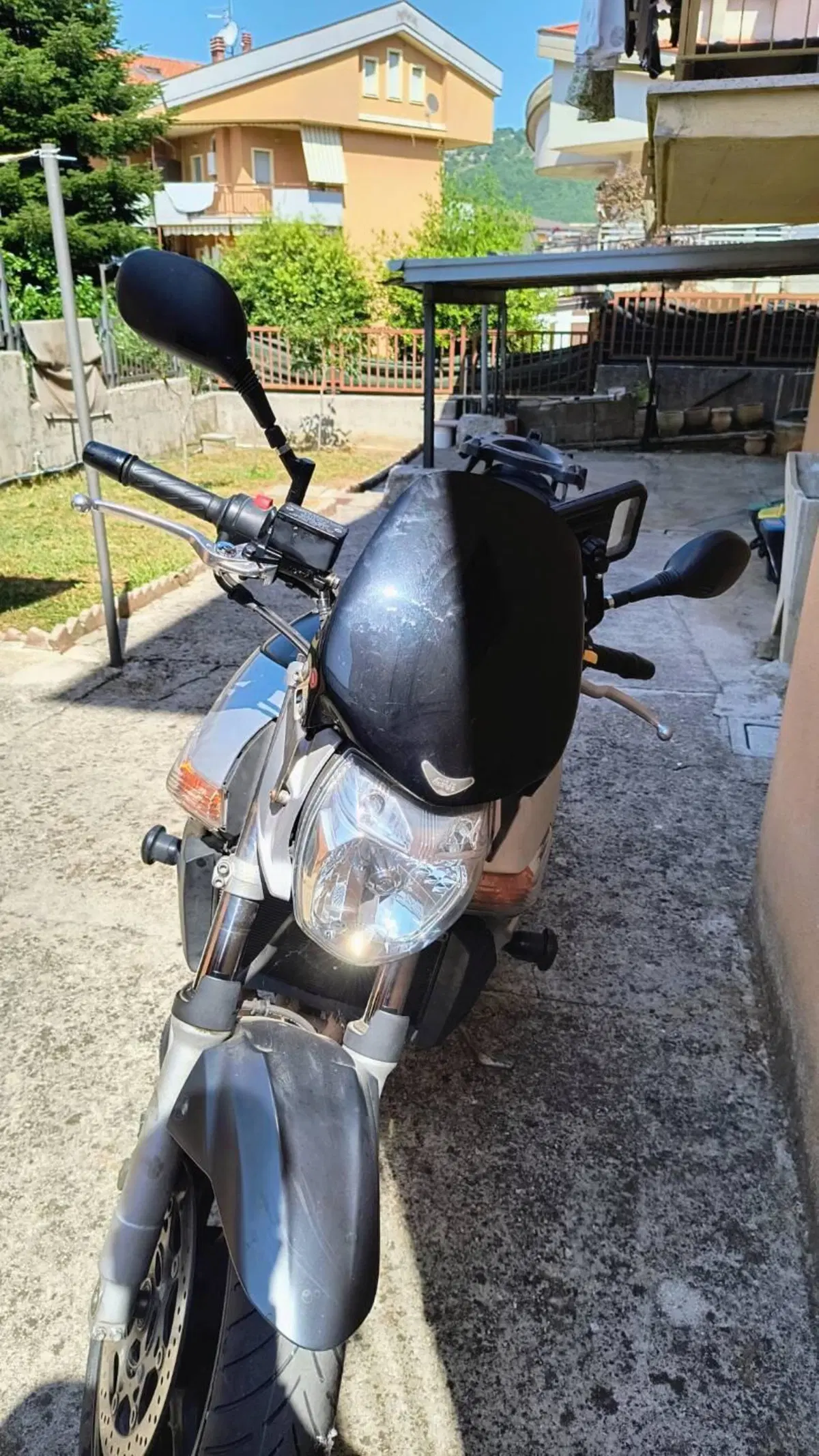 Suzuki GSR 600 (2006 - 11) (2)