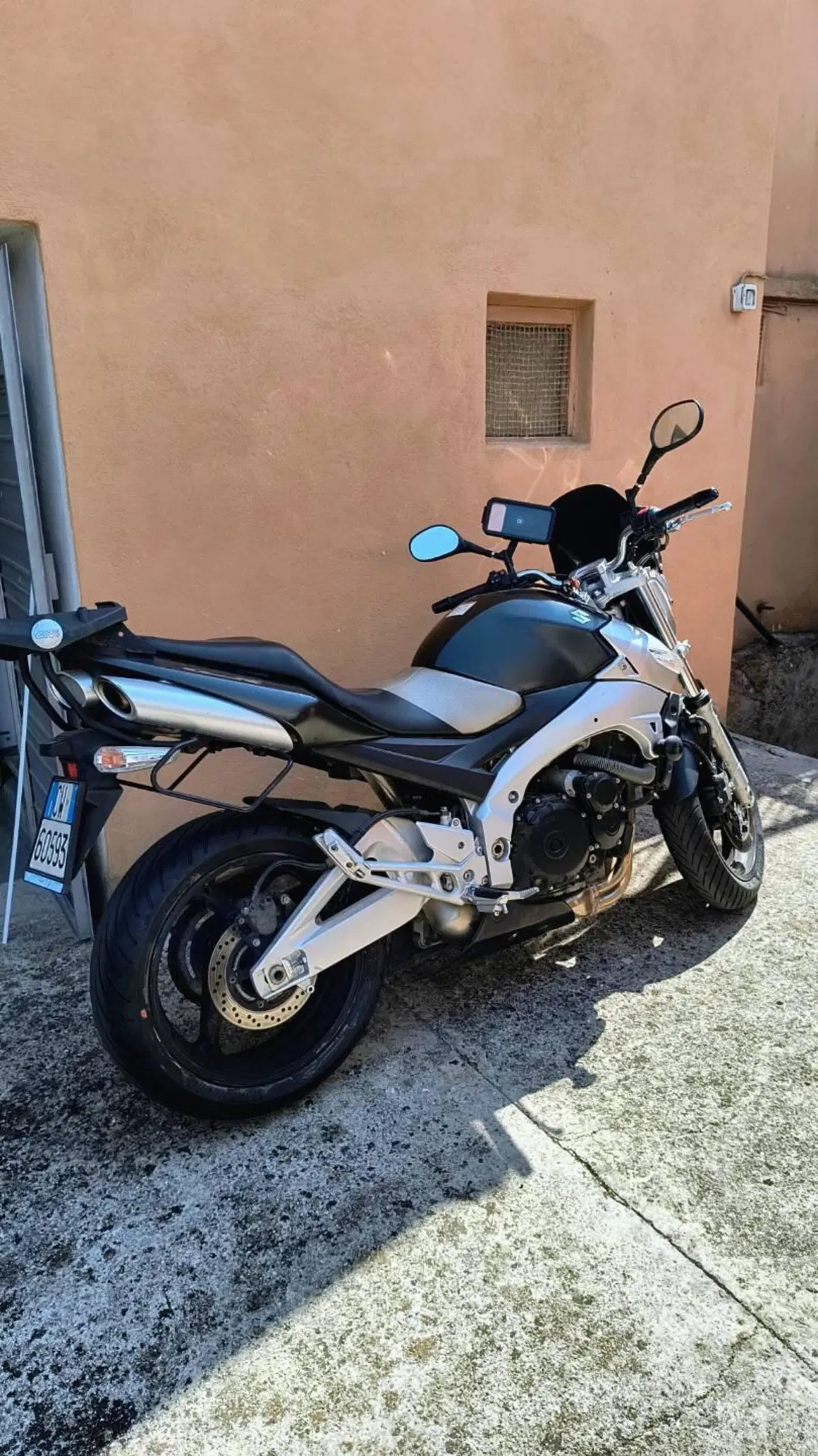 Suzuki GSR 600 (2006 - 11) (5)