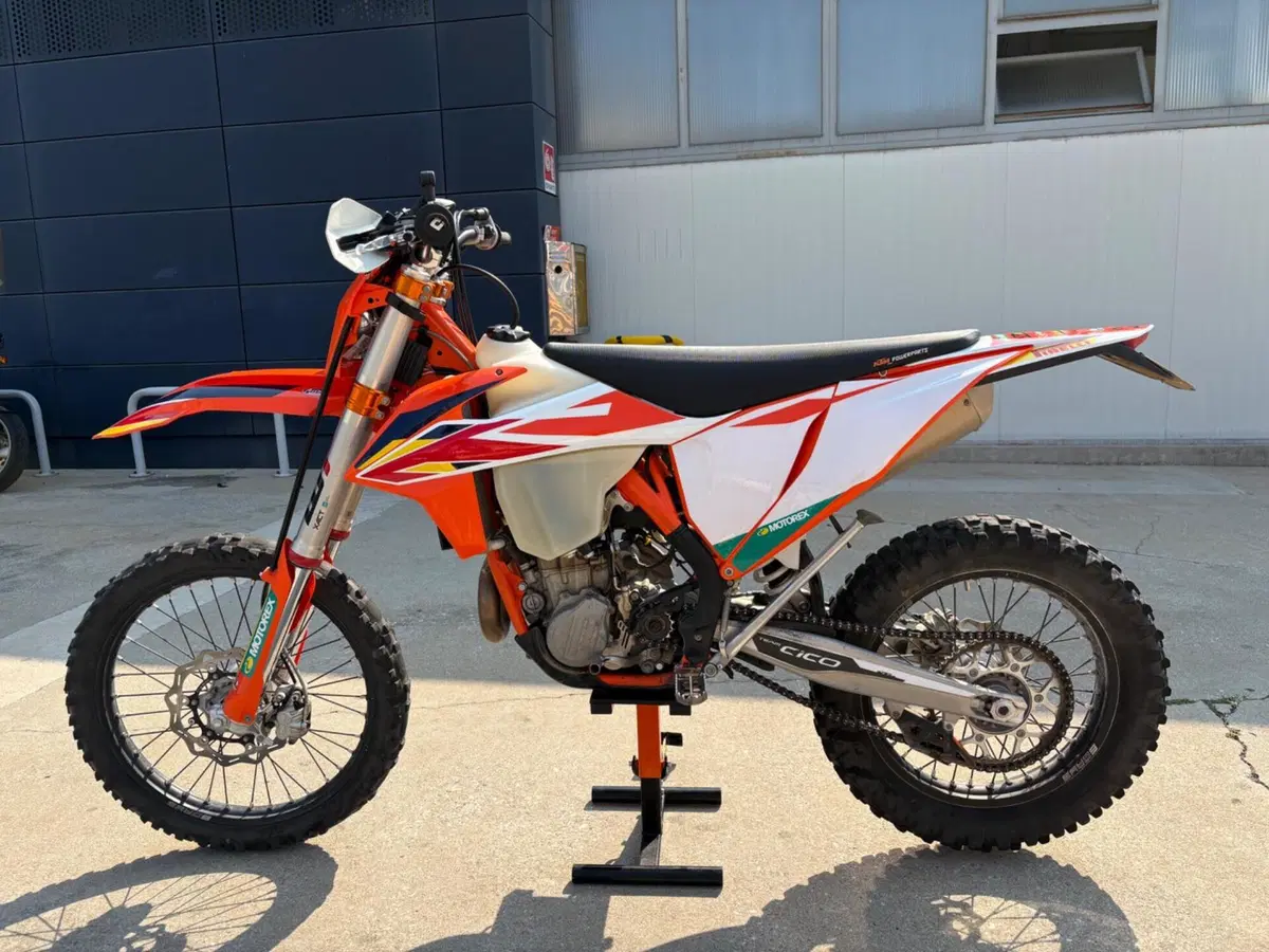 KTM 450 EXC-F Six Days (2023) (3)