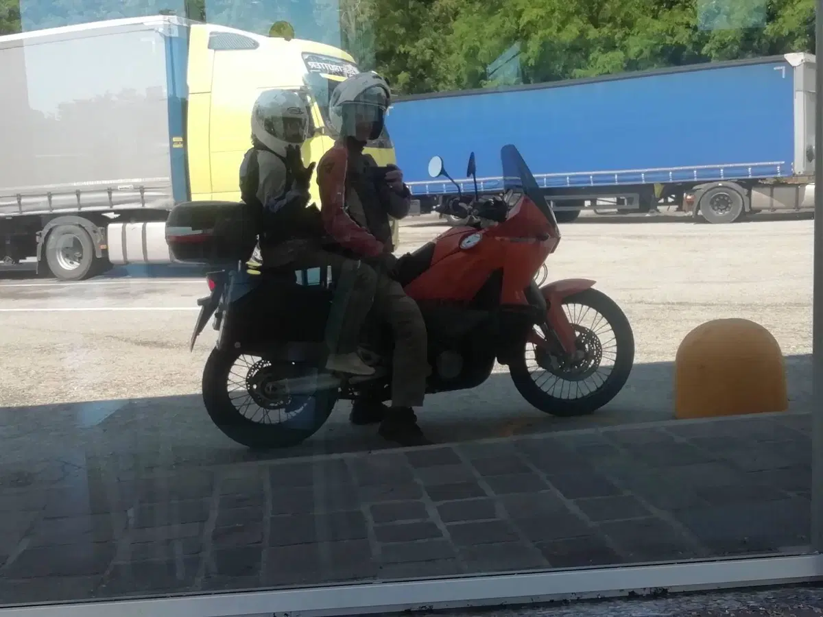 KTM 990 Adventure (2006 - 08) (2)