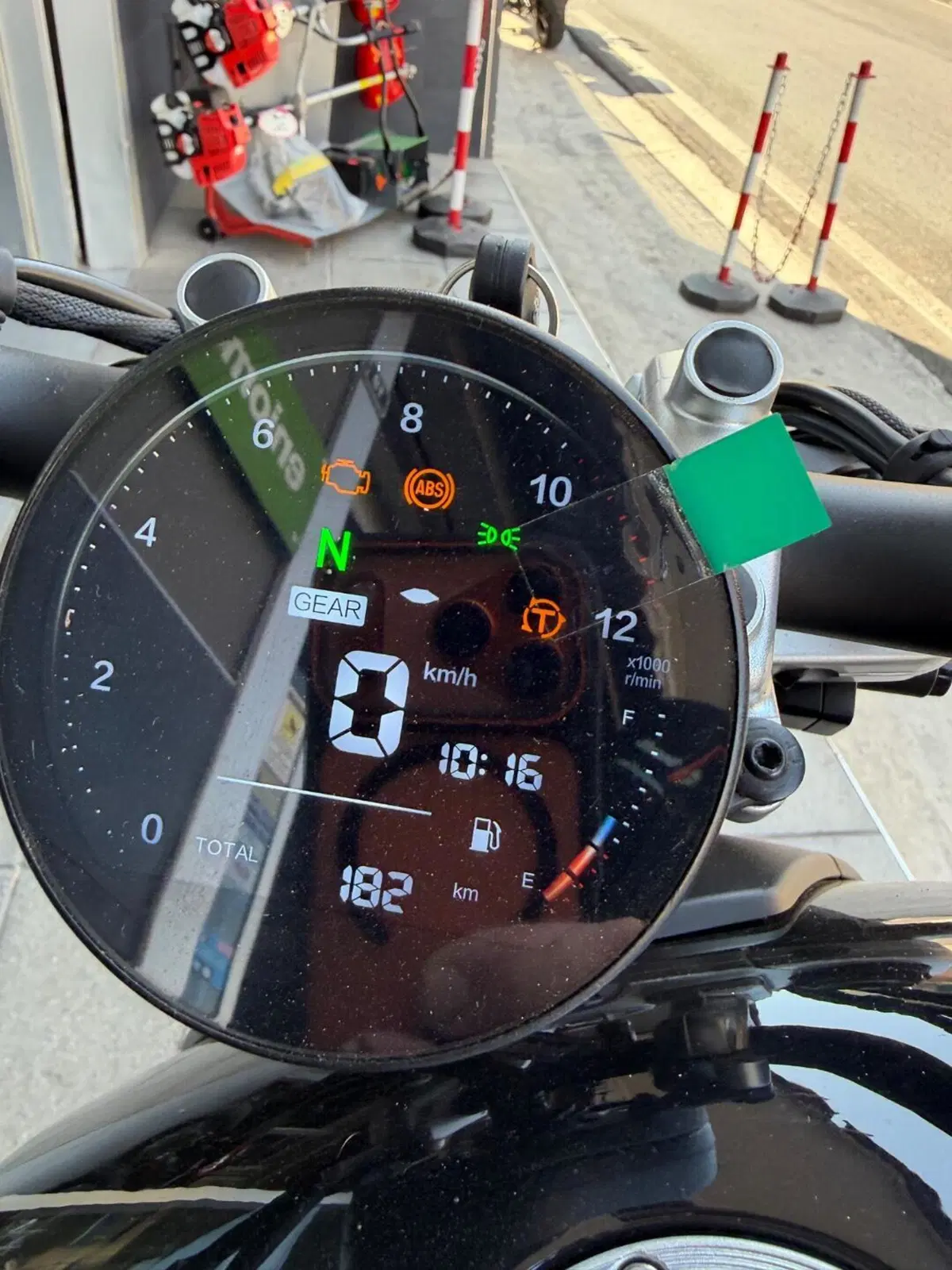 Benelli Leoncino 400 Bobber (2026) (4)