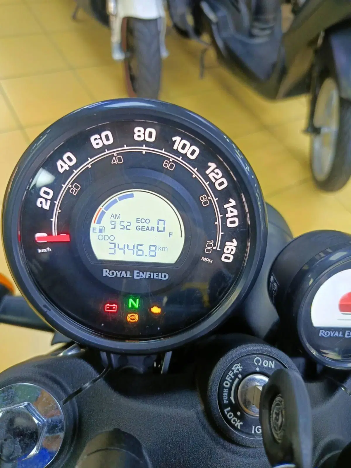 Royal Enfield HNTR 350 (2022 - 26) (2)