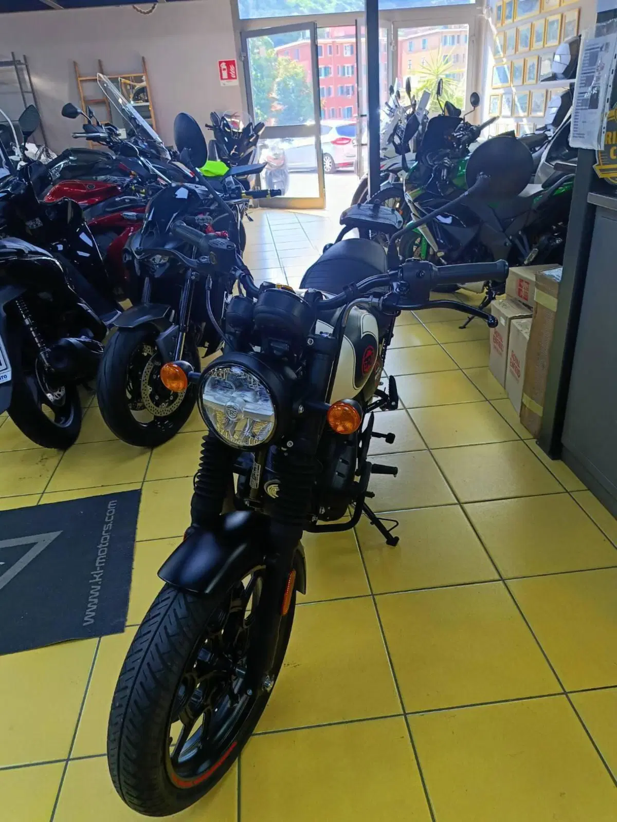 Royal Enfield HNTR 350 (2022 - 26) (3)