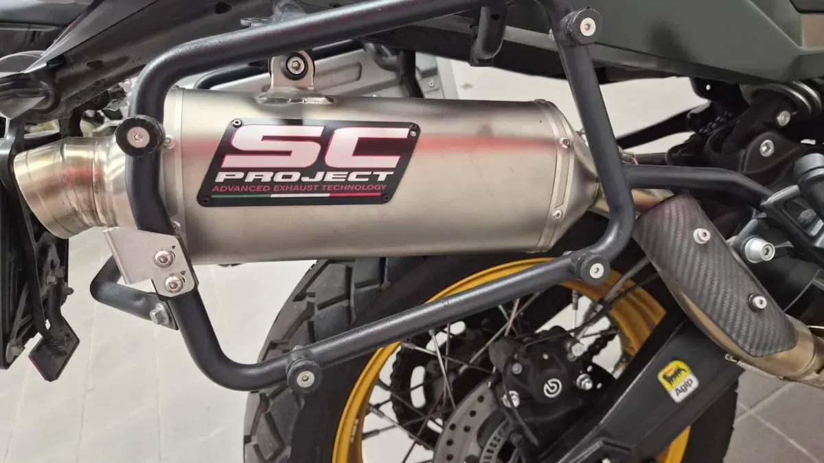 Moto Morini X-Cape 650 Gold Wheels Edition (2022 - 26) (2)