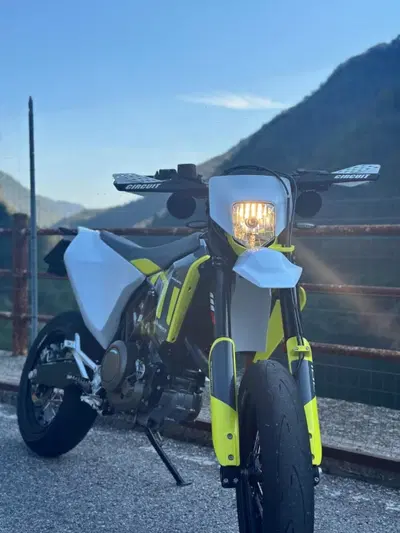 Husqvarna 701 Supermoto (2020) usata