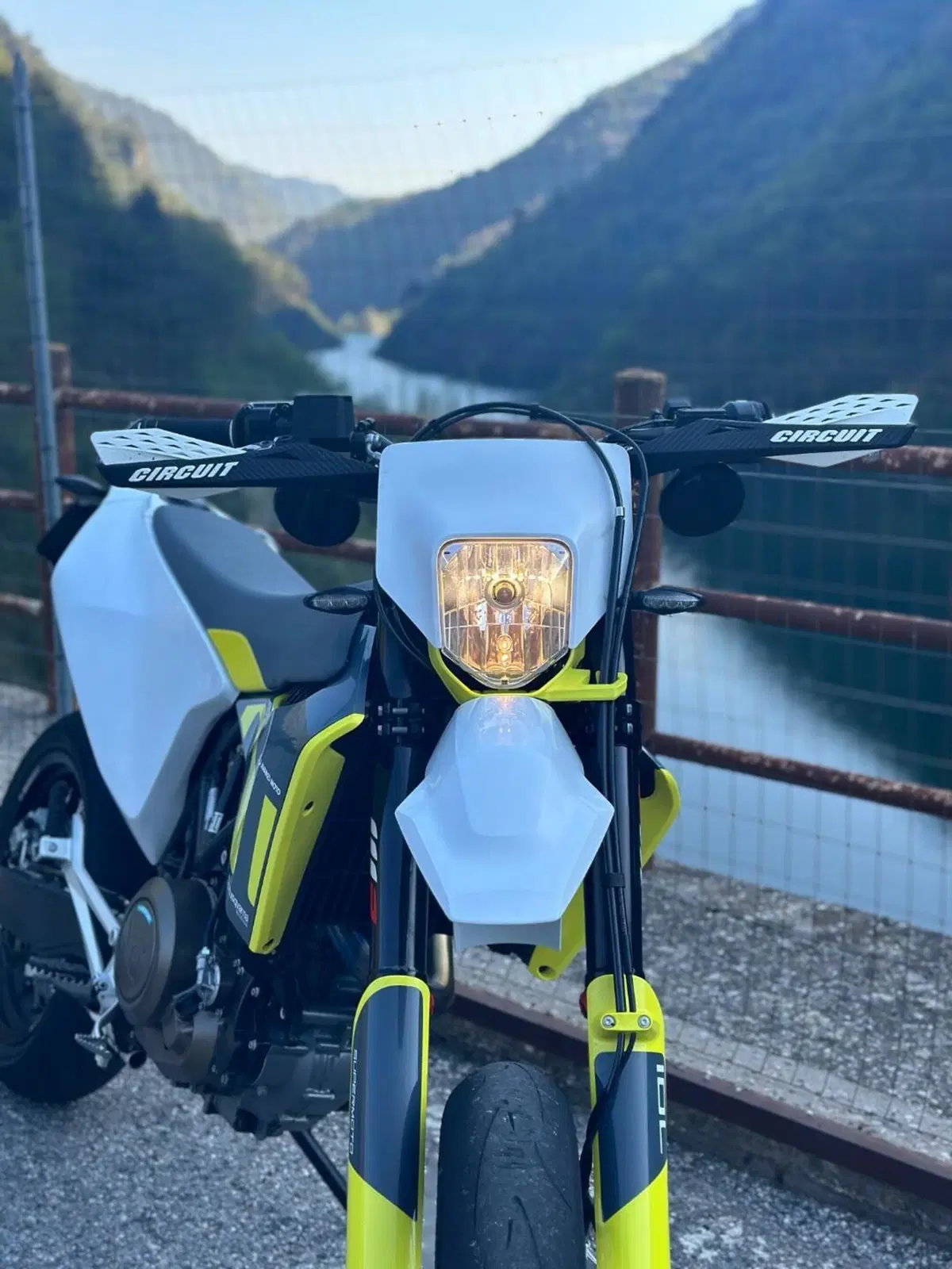 Husqvarna 701 Supermoto (2020) (2)