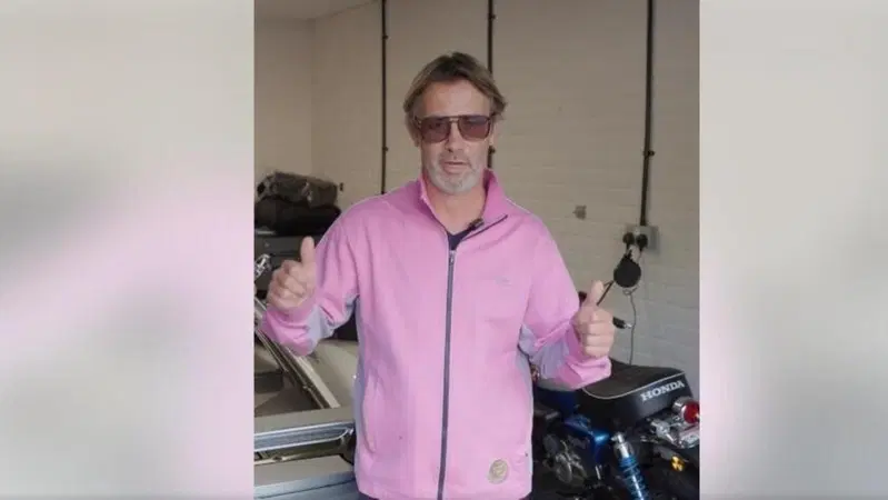 Jamiroquai pronto per il Summer Sonic in Giappone, con l'Honda Monkey! 