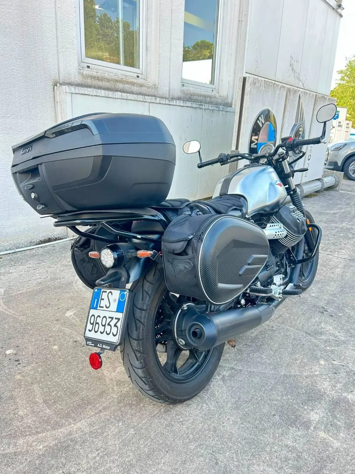 Moto Guzzi V7 III Stone S (2020) (5)