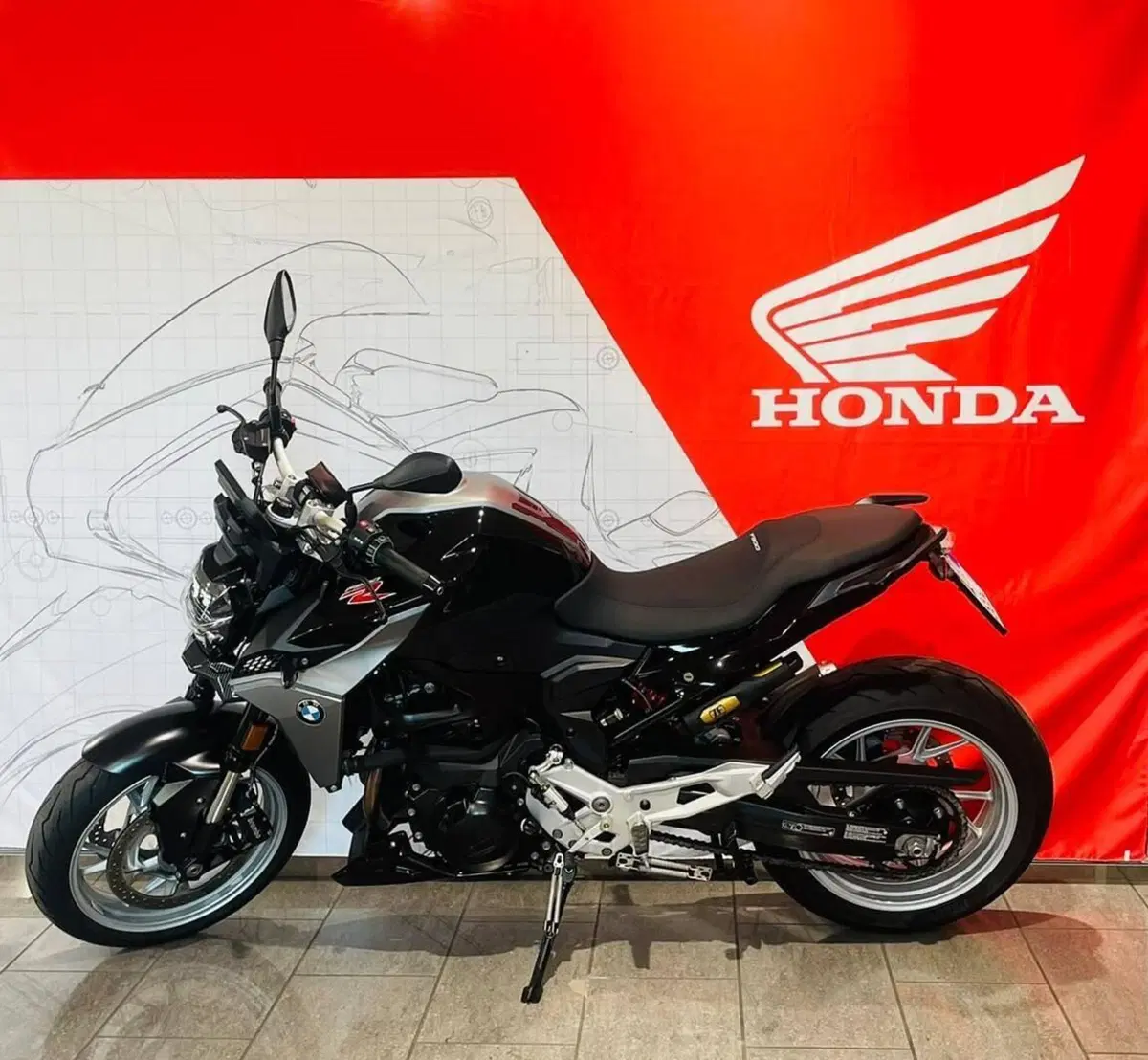 Bmw F 900 R (2021 - 24) (6)