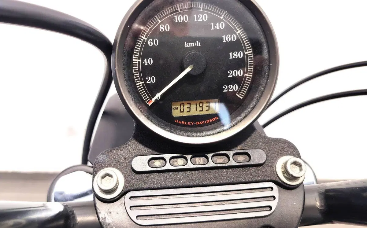 Harley-Davidson 883 R (2008 - 16) - XL 883R (14)