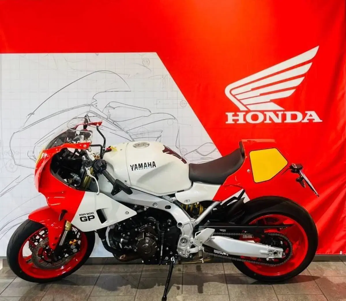 Yamaha XSR 900 GP (2024 - 26) (2)